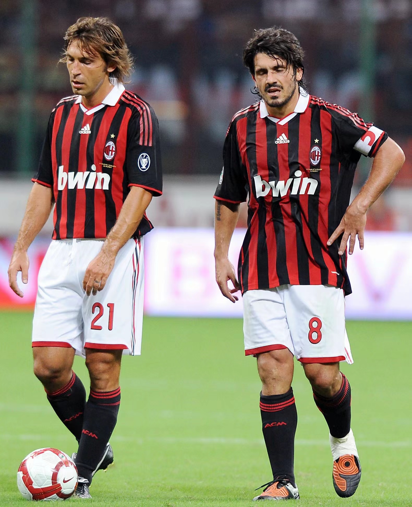 阿森西奥带女友重返伯纳乌，与齐达内一同观看了NFL比赛（阿森西奥携女友回到伯纳乌，与齐达内同场观战NFL）