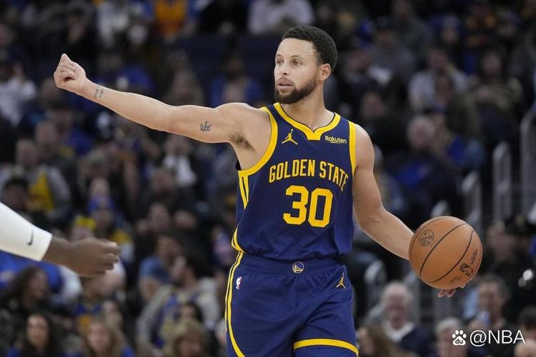 足球这项运动陪伴了我整个初高中，今天我十八岁了，...（从初中到高中，足球一直相伴；十八岁的今天，...）