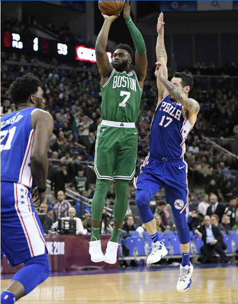 安切洛蒂：加布里埃尔内收肌受伤，周日将进行检查（安切洛蒂透露加布里埃尔内收肌受伤，将在周日接受检查）