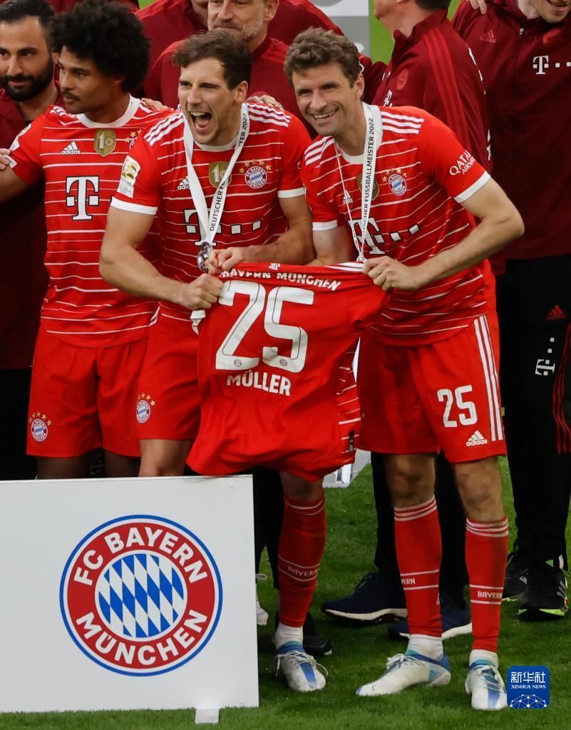 篮球勇士官方宣布签下新秀后卫