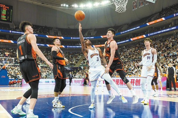 16岁的天空：多特蒙德超新星阿尔伯特本轮青年欧冠集锦（16岁天才闪耀：多特蒙德新星阿尔伯特青年欧冠本轮集锦）