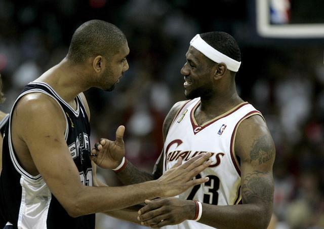 篮球篮网球员训练中展现高命中率（篮网球员训练场上投篮命中率惊人）